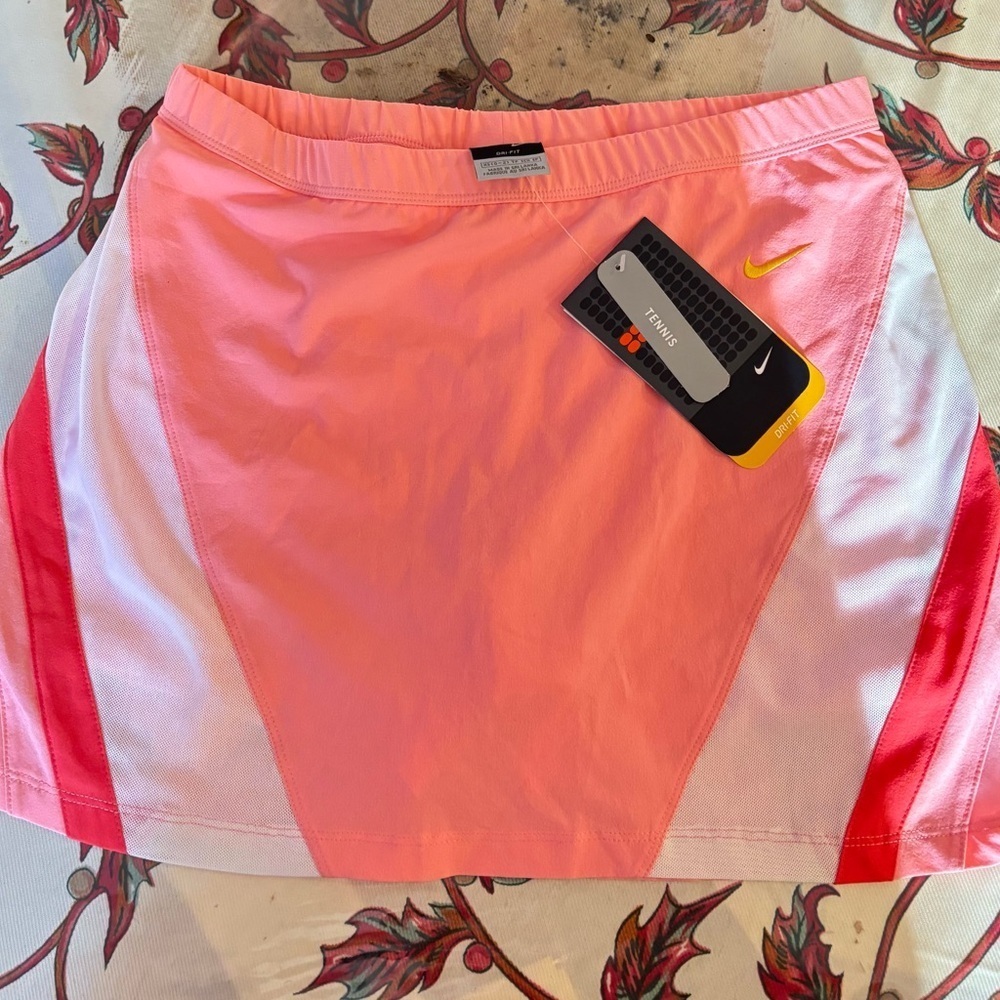 Women’s Nike Fit - Dry Peach Skort NWT